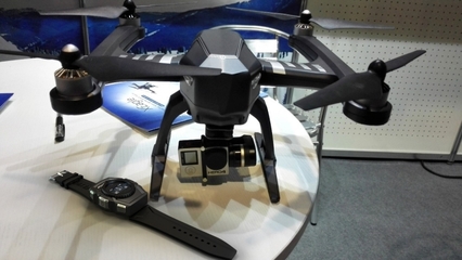 用嘴飛的無人機 2016 CES上的FLYPRO XEagle究竟有多酷？